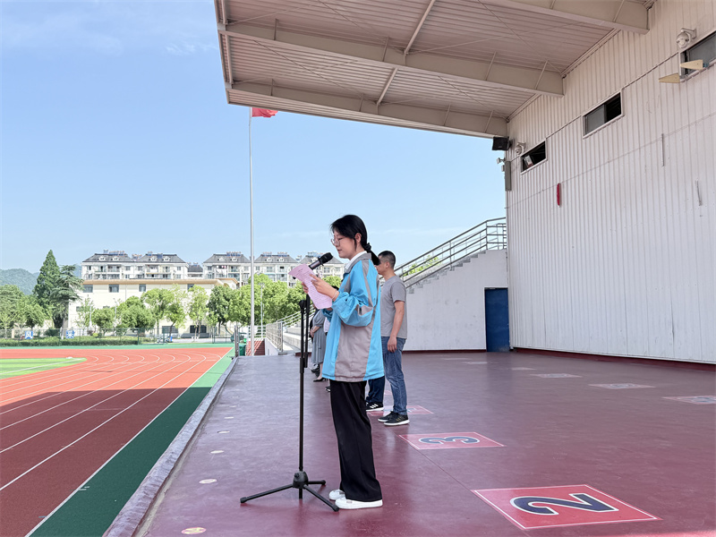 国旗下讲话—以诚立身，以信应考